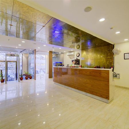 Hotel Grand Suites By D'Capitol Near Delhi Airport Nova Deli Exterior foto