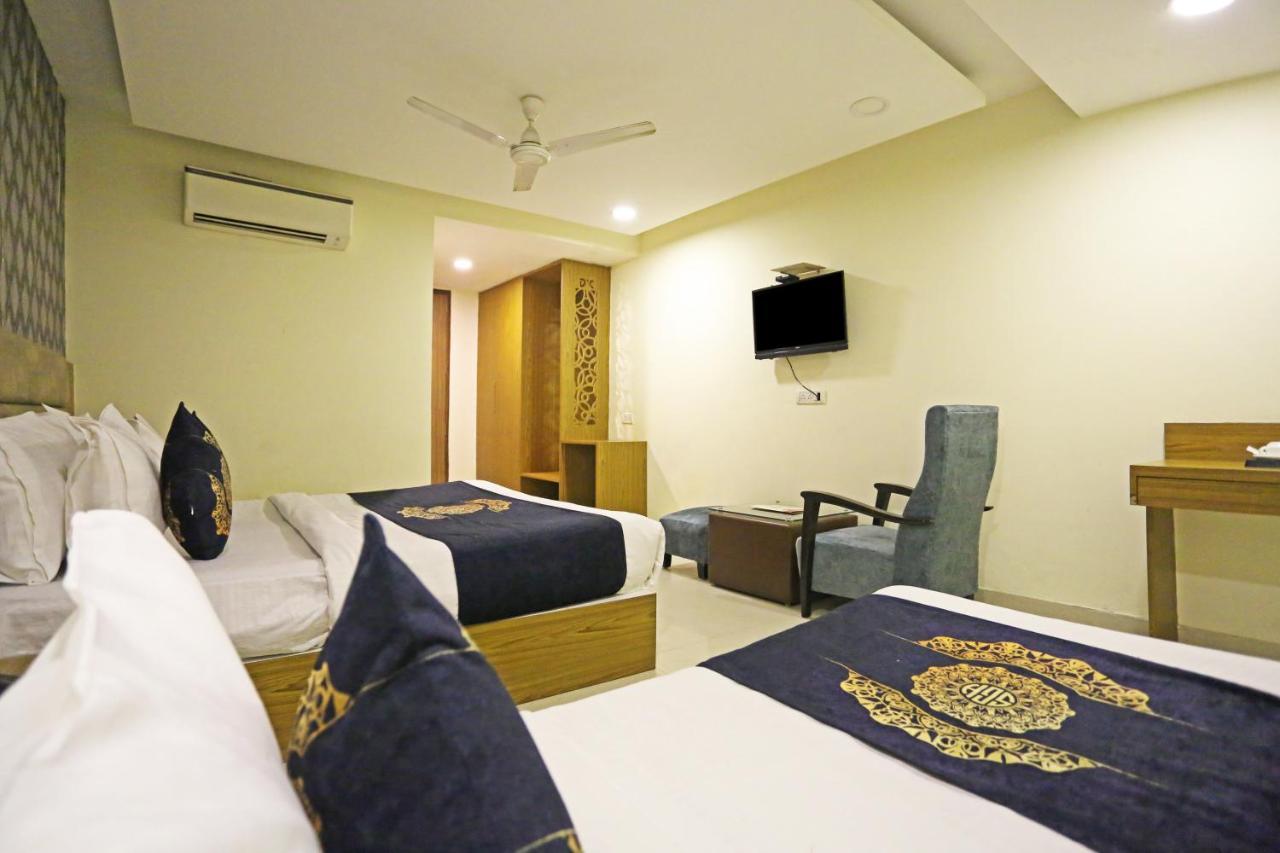 Hotel Grand Suites By D'Capitol Near Delhi Airport Nova Deli Exterior foto