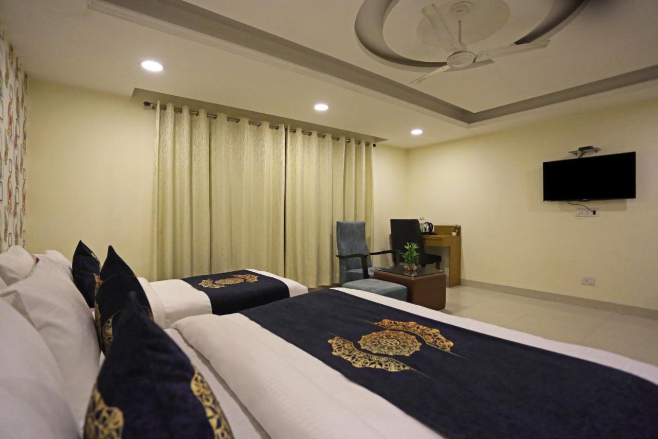 Hotel Grand Suites By D'Capitol Near Delhi Airport Nova Deli Exterior foto