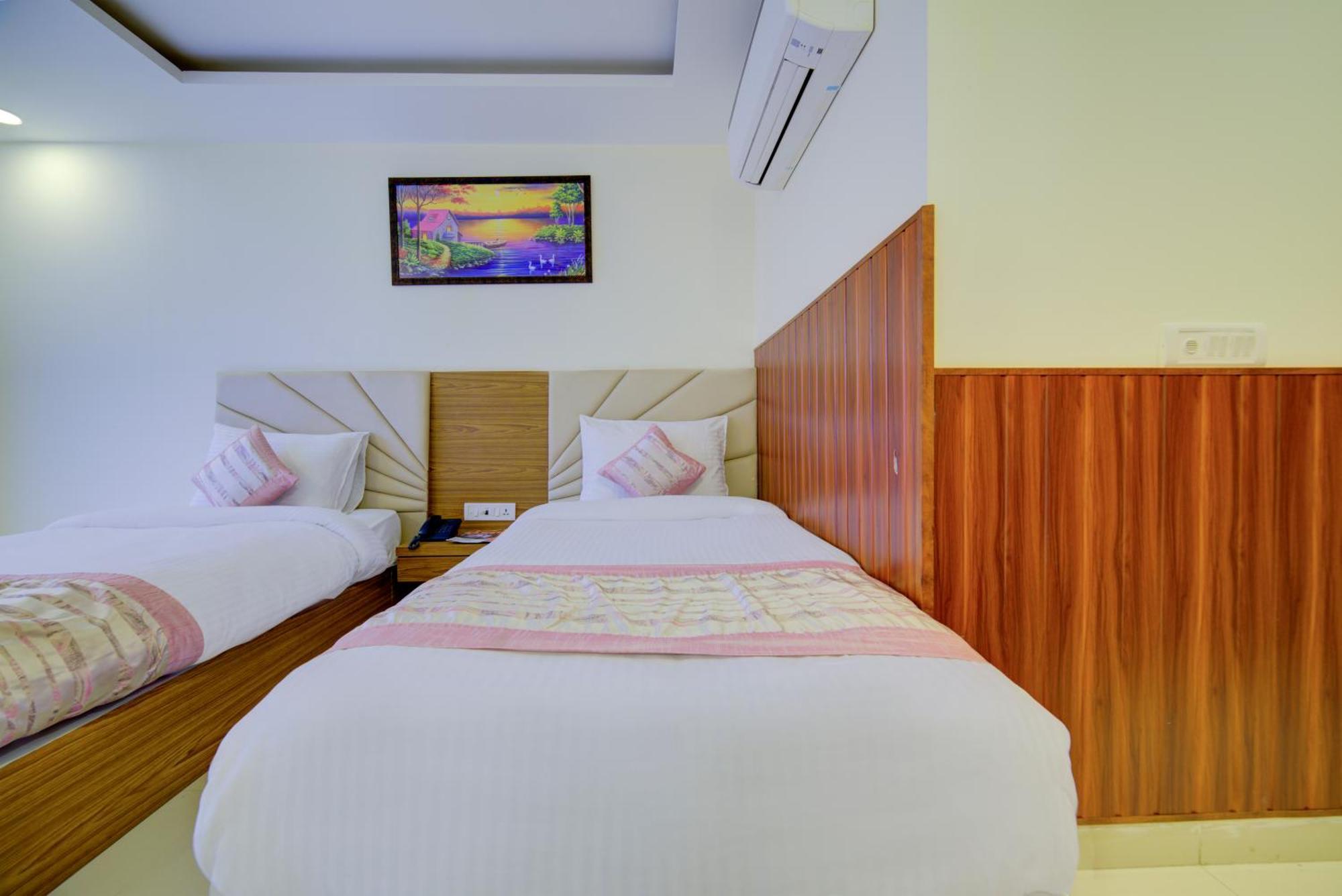 Hotel Grand Suites By D'Capitol Near Delhi Airport Nova Deli Exterior foto