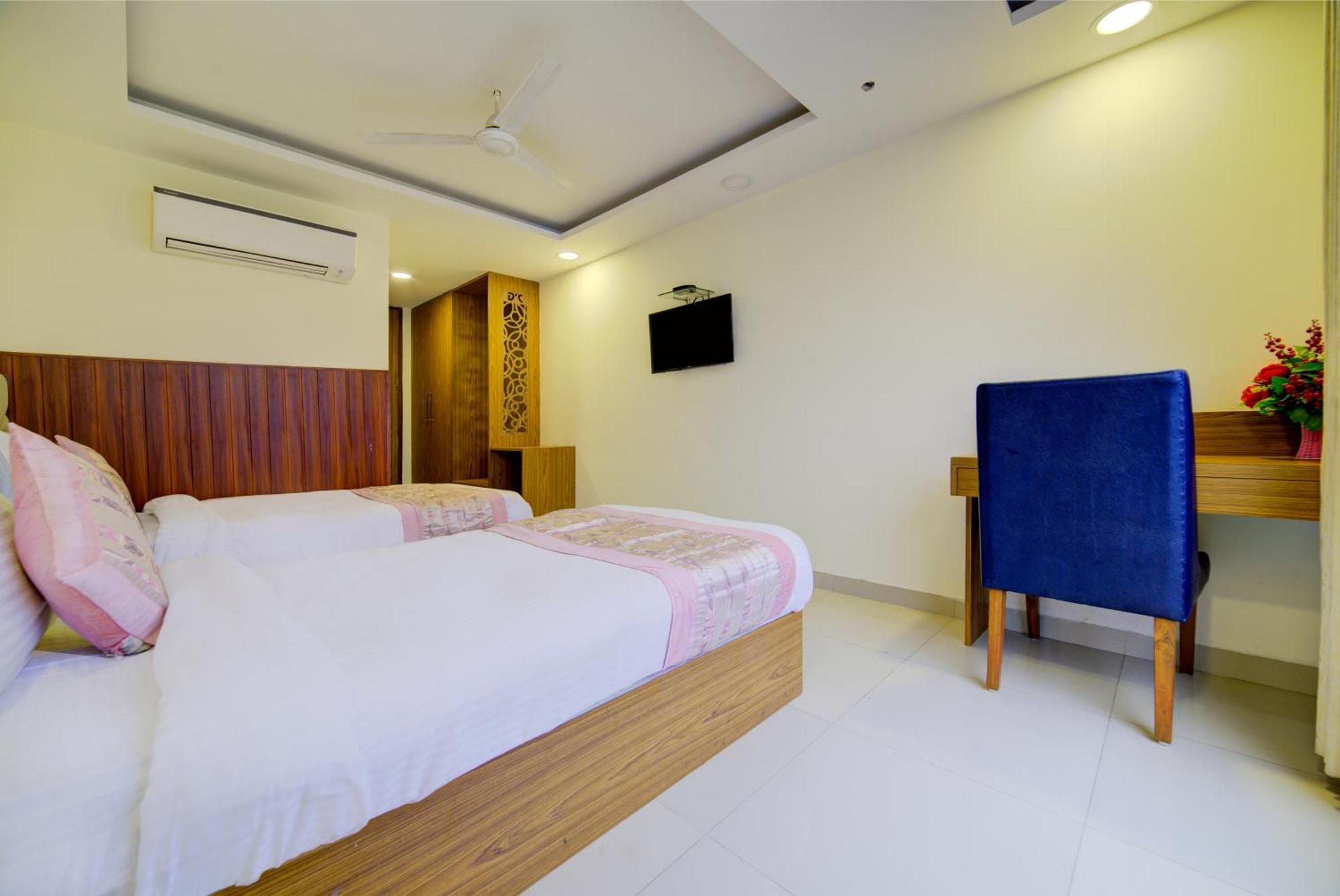 Hotel Grand Suites By D'Capitol Near Delhi Airport Nova Deli Exterior foto