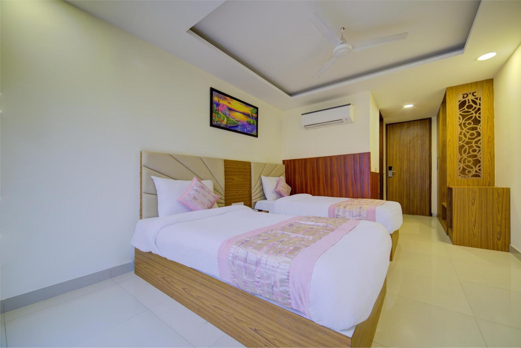 Hotel Grand Suites By D'Capitol Near Delhi Airport Nova Deli Exterior foto