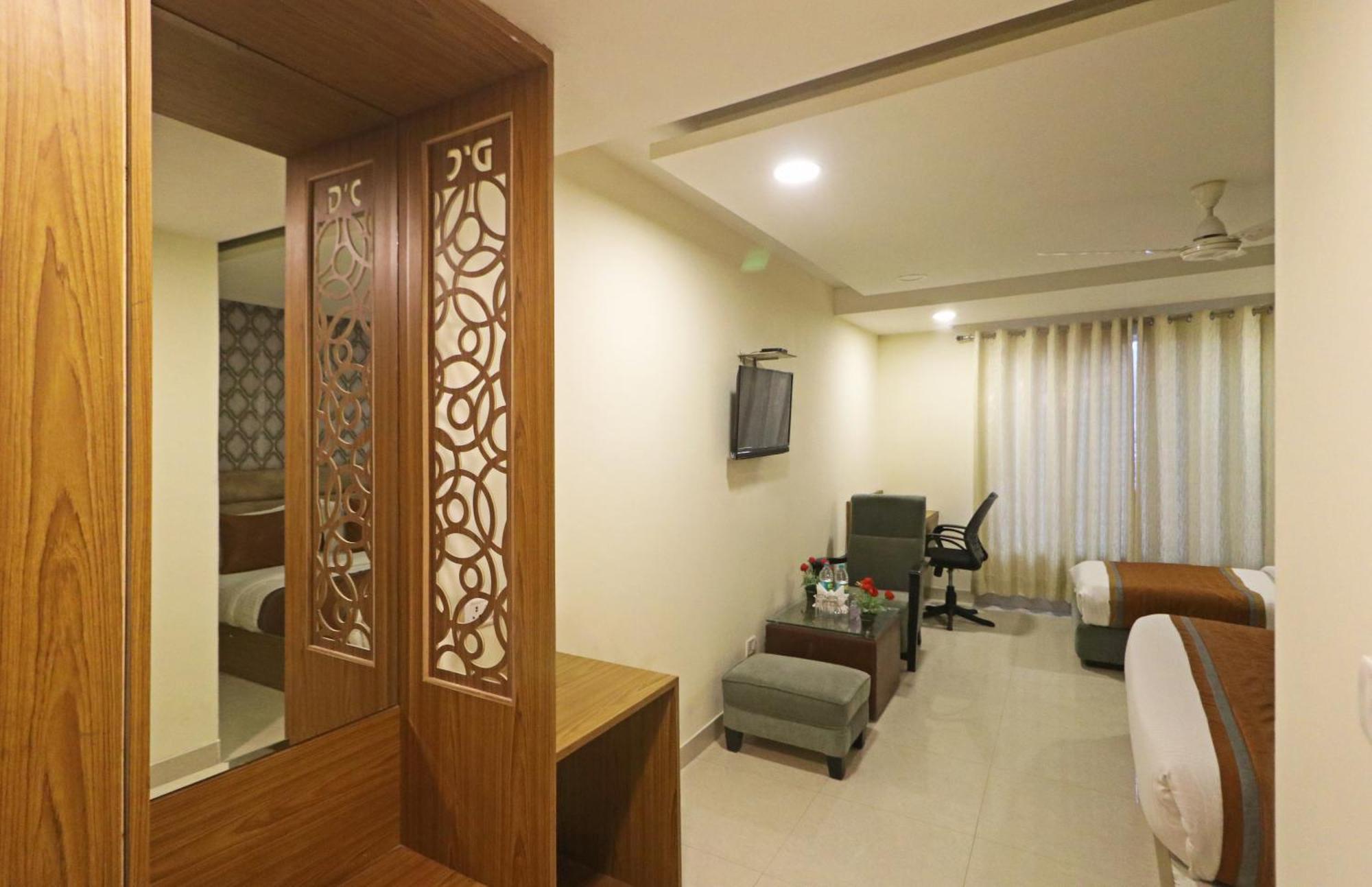 Hotel Grand Suites By D'Capitol Near Delhi Airport Nova Deli Exterior foto