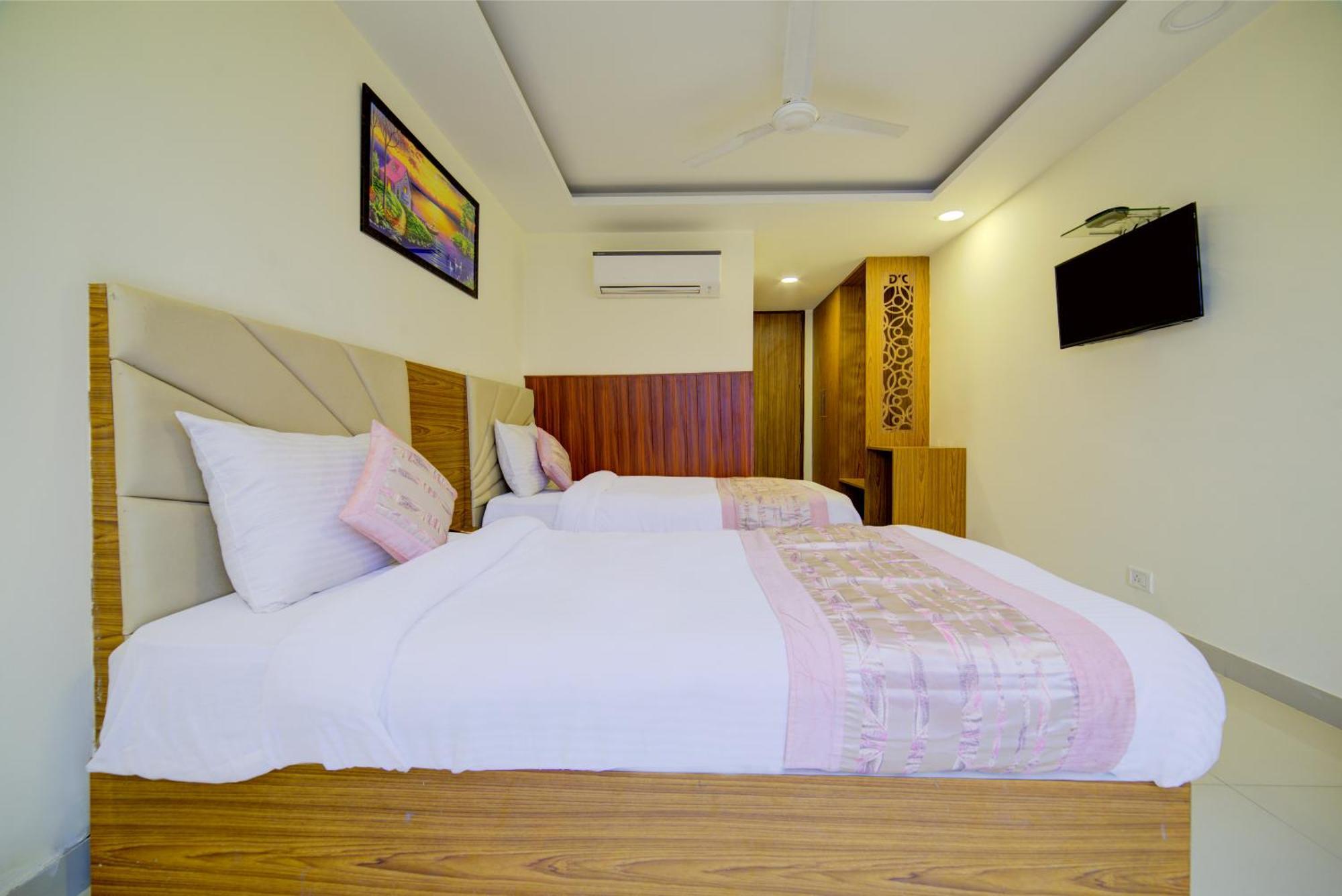 Hotel Grand Suites By D'Capitol Near Delhi Airport Nova Deli Exterior foto