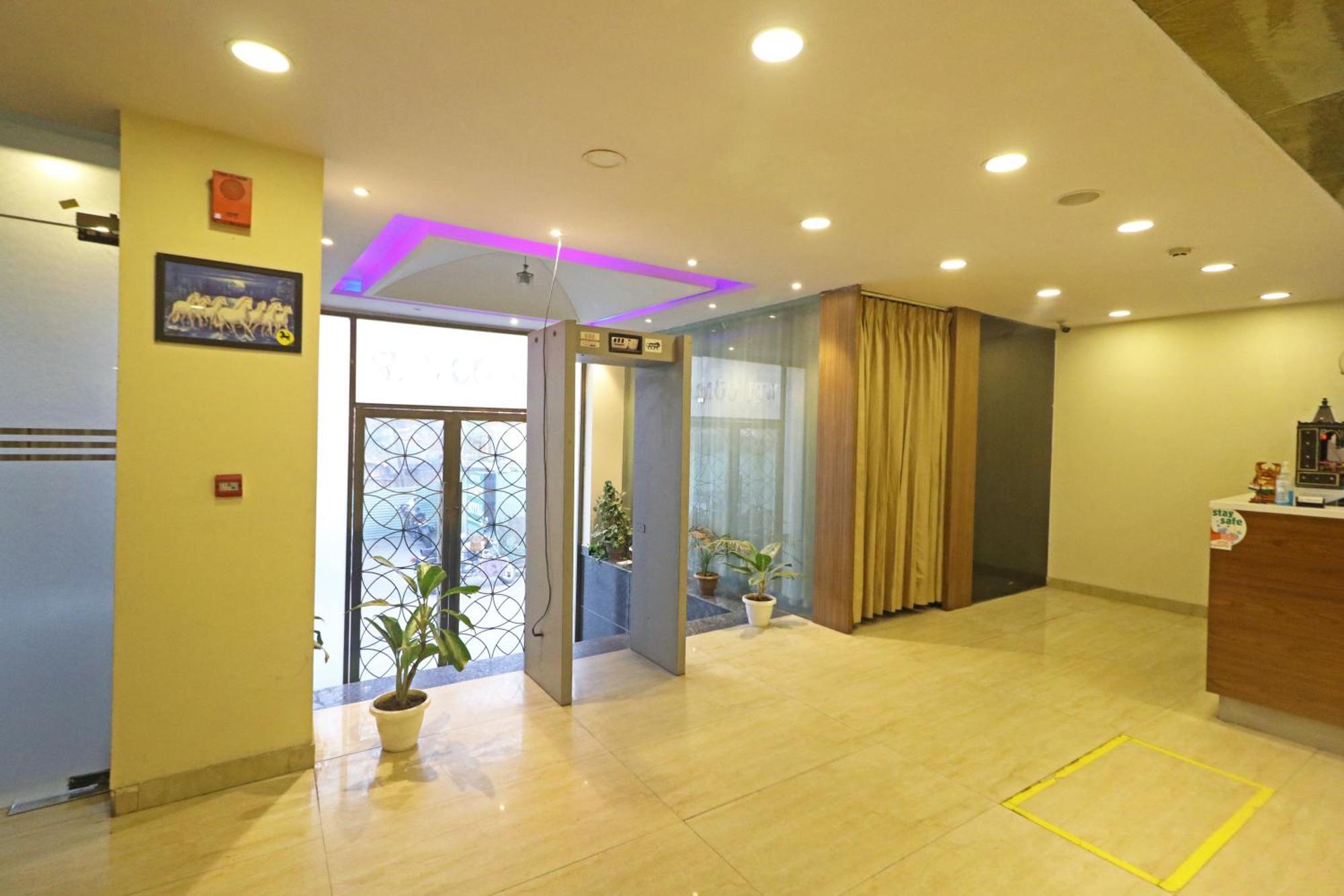 Hotel Grand Suites By D'Capitol Near Delhi Airport Nova Deli Exterior foto