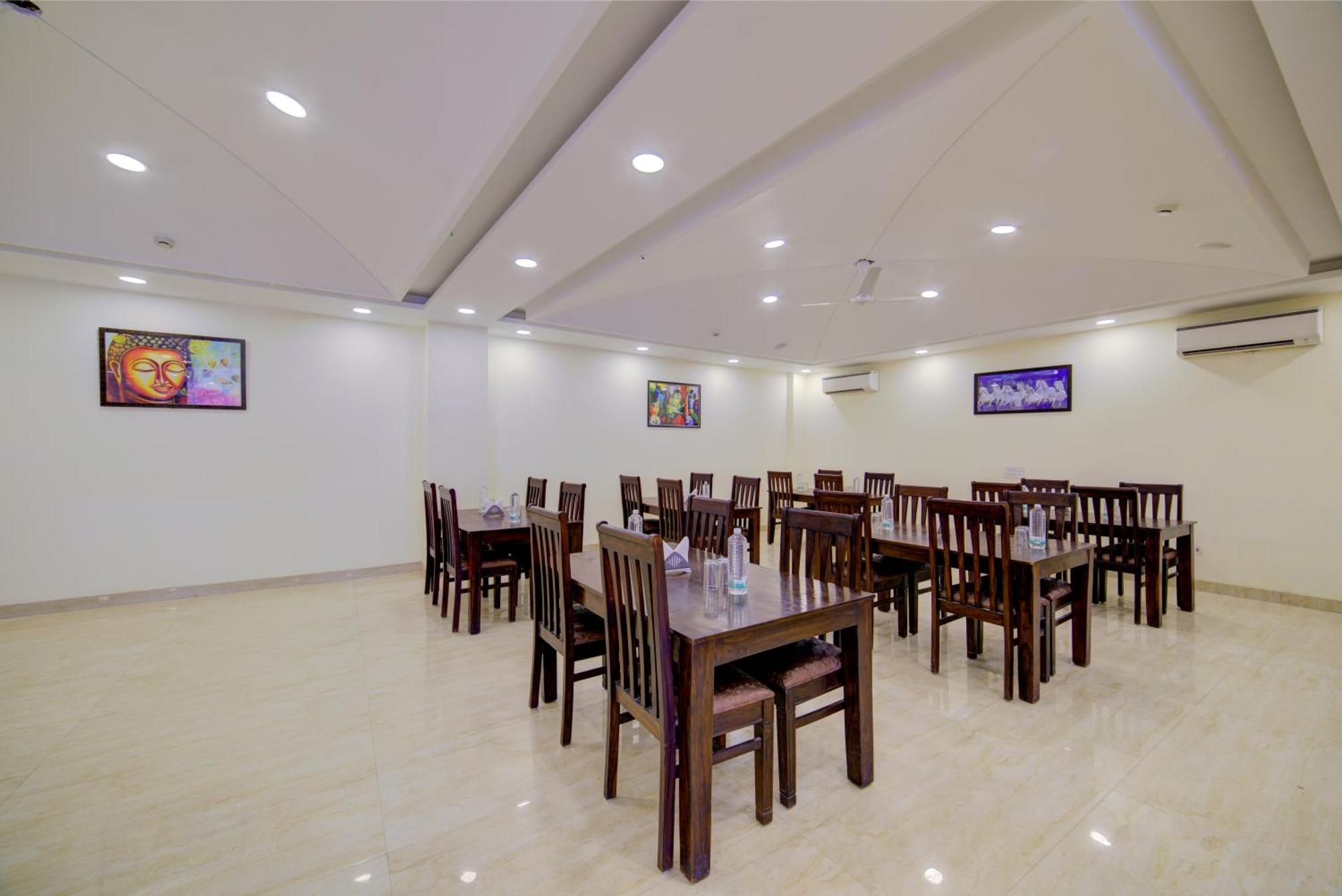 Hotel Grand Suites By D'Capitol Near Delhi Airport Nova Deli Exterior foto