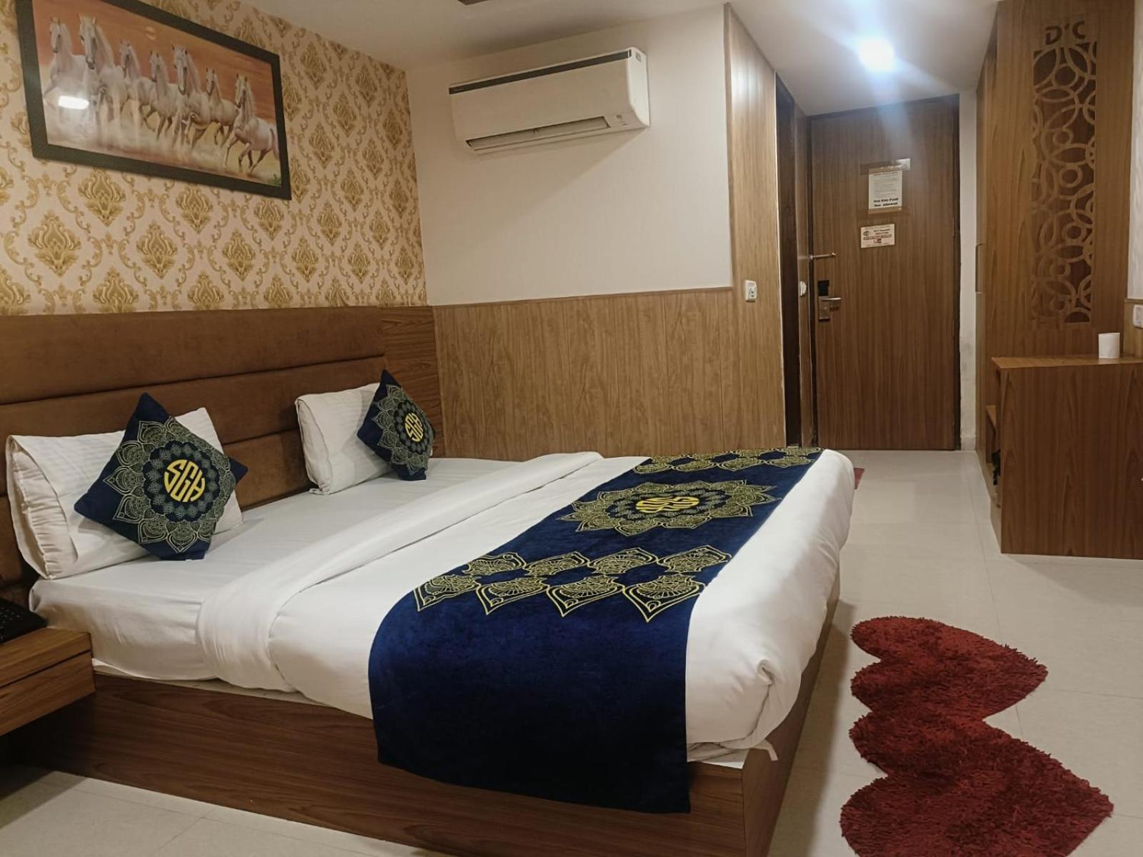 Hotel Grand Suites By D'Capitol Near Delhi Airport Nova Deli Exterior foto