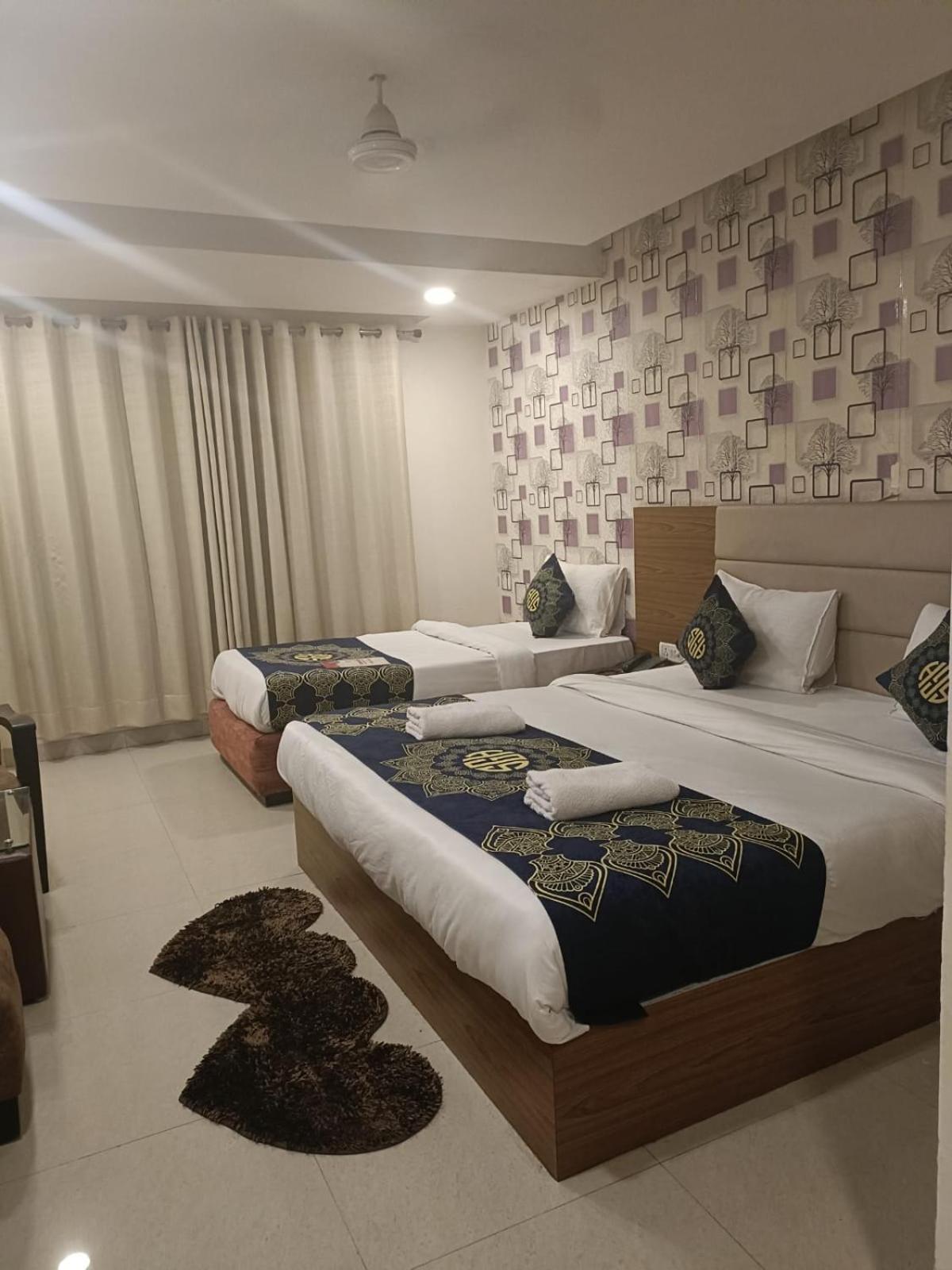 Hotel Grand Suites By D'Capitol Near Delhi Airport Nova Deli Exterior foto