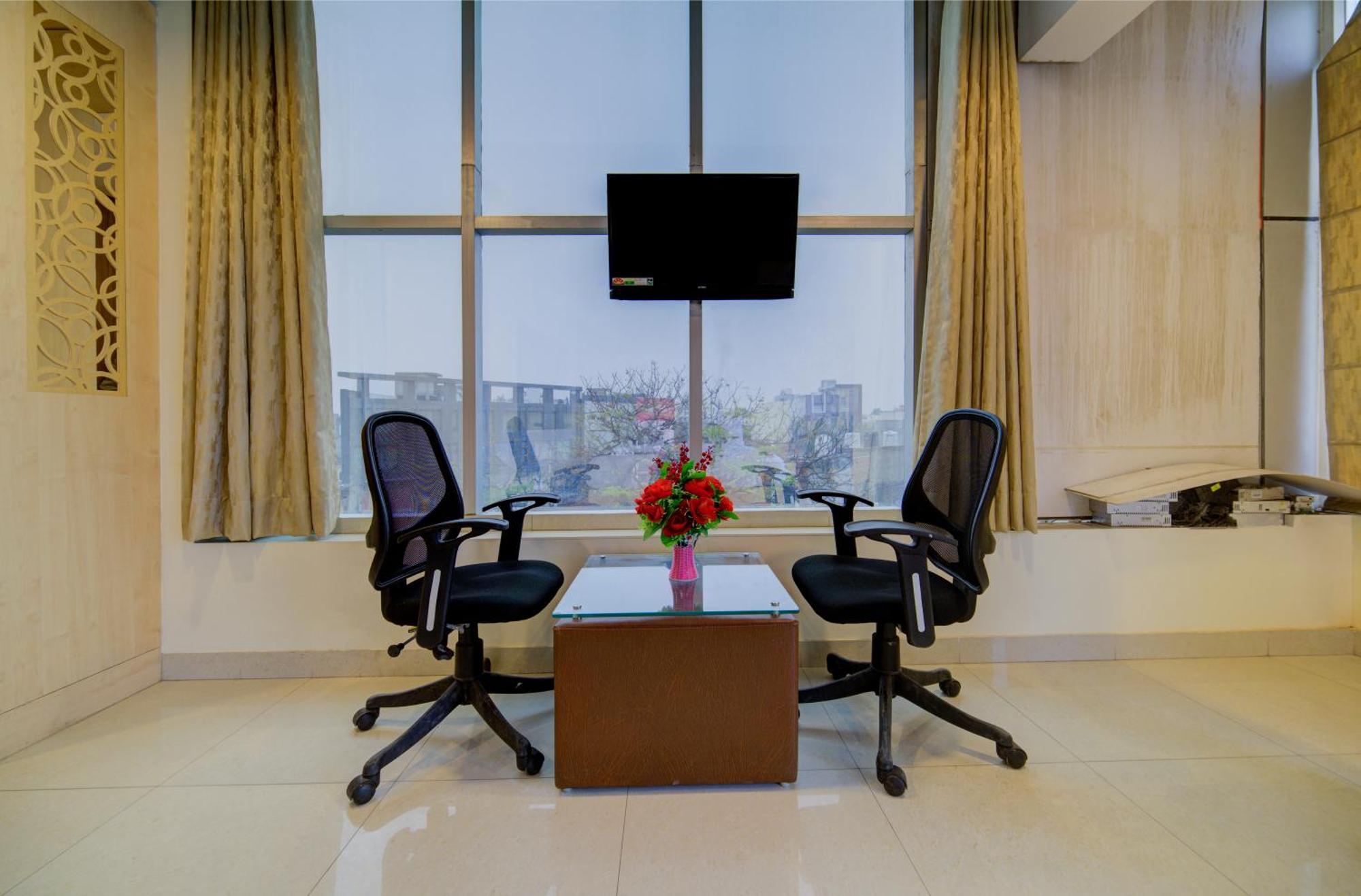 Hotel Grand Suites By D'Capitol Near Delhi Airport Nova Deli Exterior foto