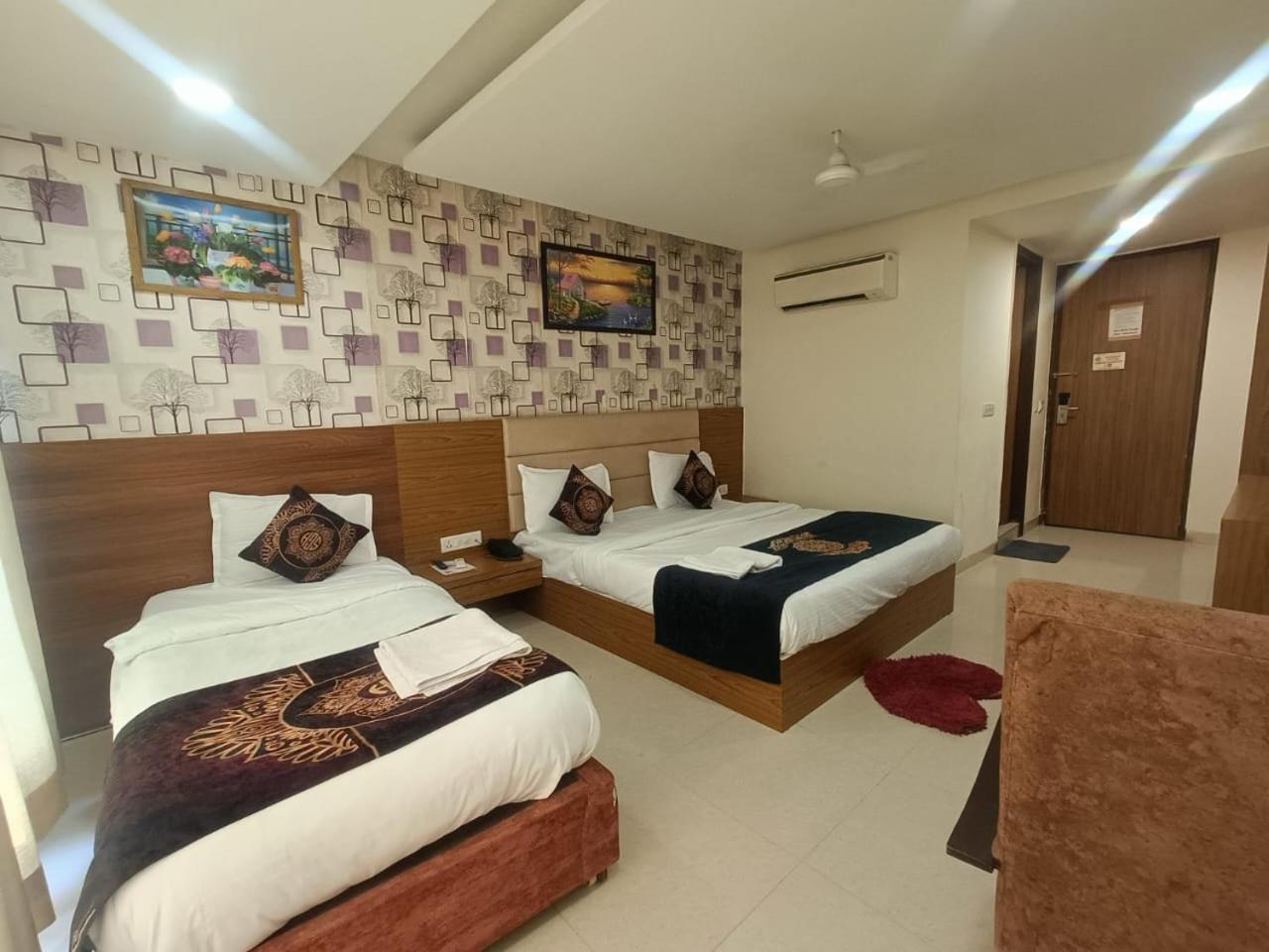 Hotel Grand Suites By D'Capitol Near Delhi Airport Nova Deli Exterior foto