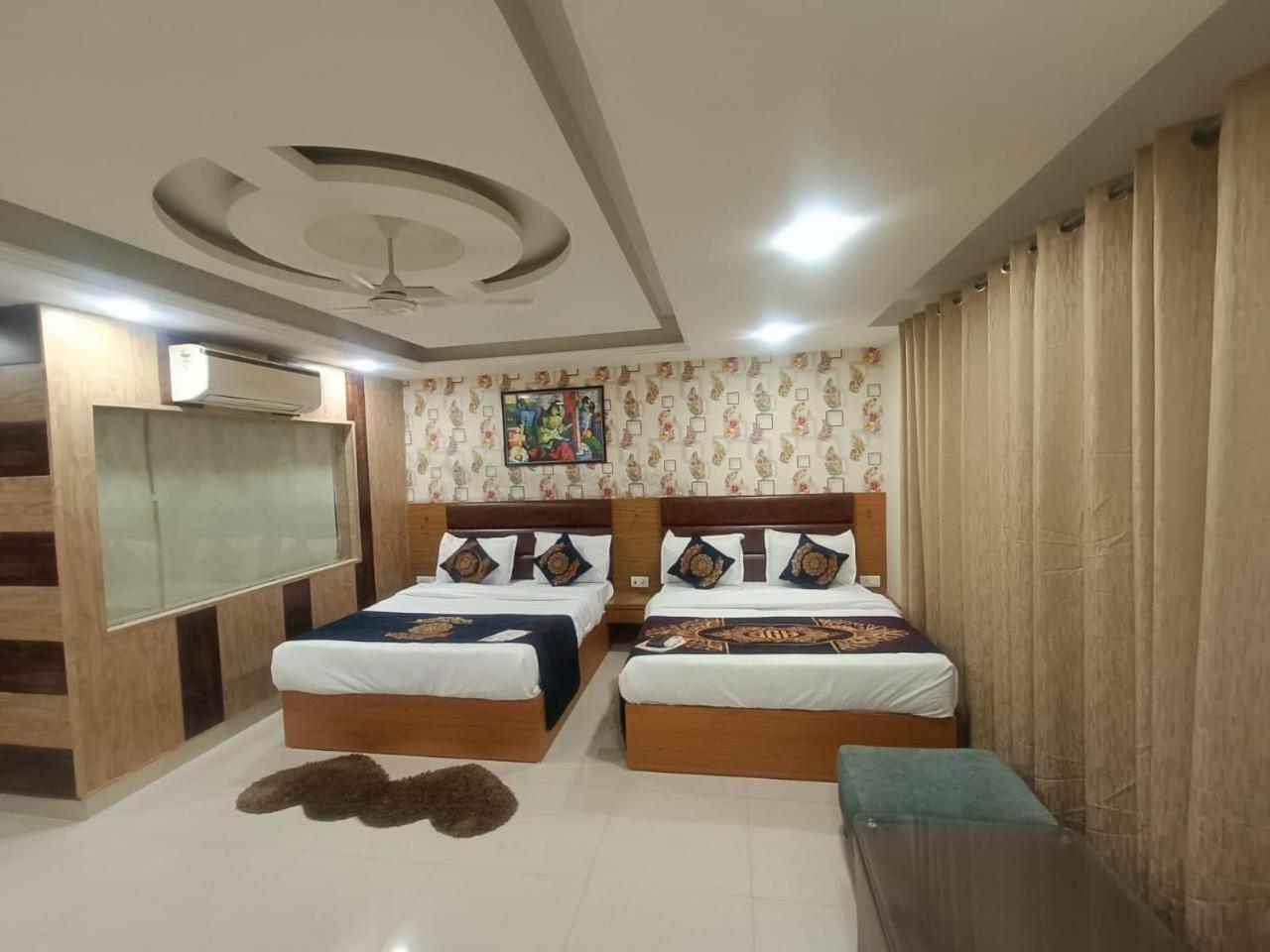 Hotel Grand Suites By D'Capitol Near Delhi Airport Nova Deli Exterior foto