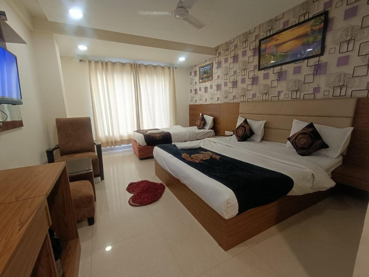 Hotel Grand Suites By D'Capitol Near Delhi Airport Nova Deli Exterior foto