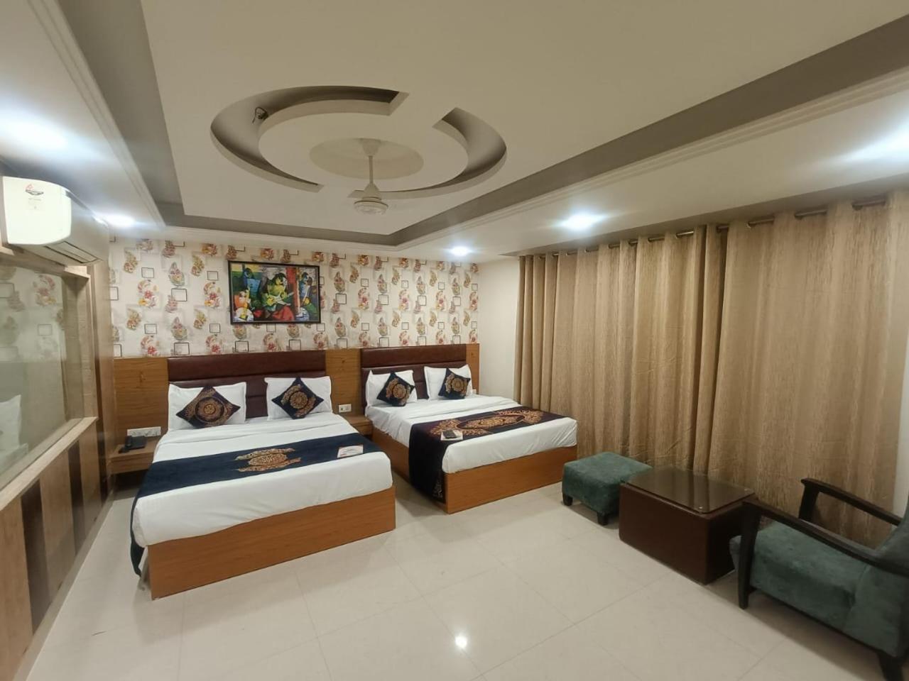 Hotel Grand Suites By D'Capitol Near Delhi Airport Nova Deli Exterior foto