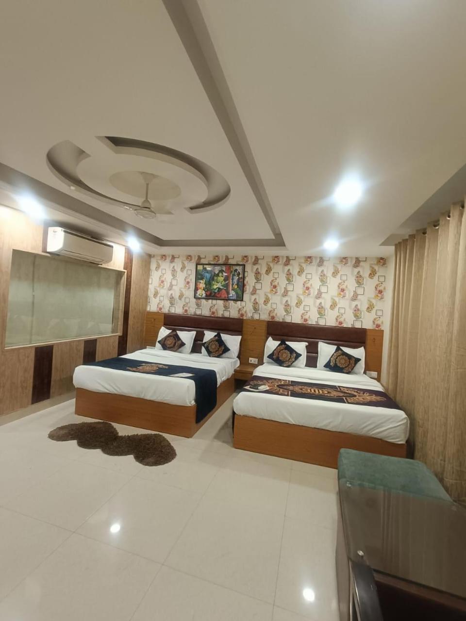 Hotel Grand Suites By D'Capitol Near Delhi Airport Nova Deli Exterior foto
