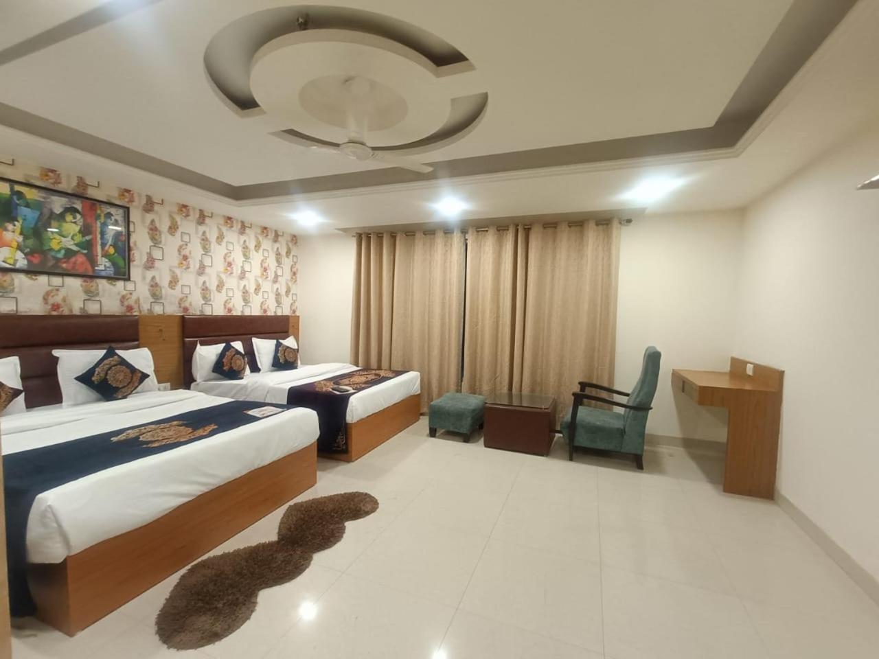 Hotel Grand Suites By D'Capitol Near Delhi Airport Nova Deli Exterior foto