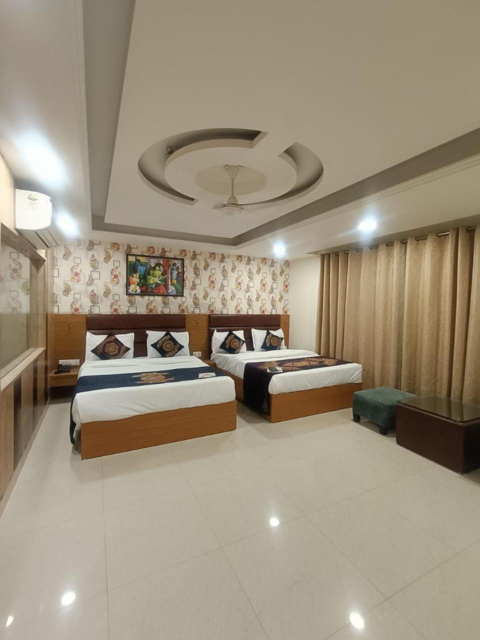 Hotel Grand Suites By D'Capitol Near Delhi Airport Nova Deli Exterior foto